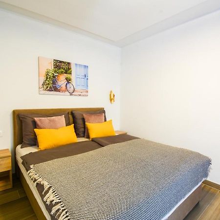 Apartment Grey&Yellow 자다르 외부 사진